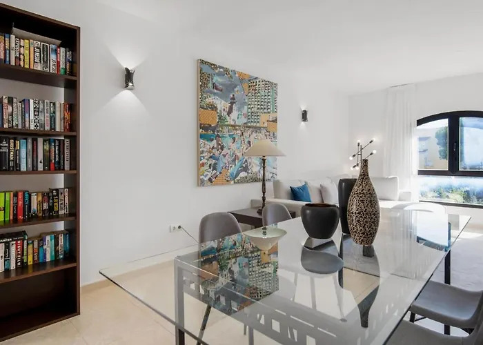 De 2 En Playas Del Duque * マルベーリャ