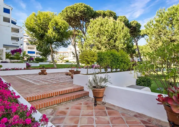 De 2 En Playas Del Duque マルベーリャ